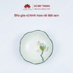 Flower shaped plate