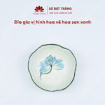 Flower shaped plate