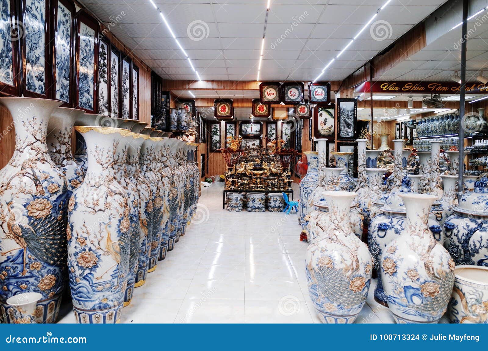 Explore the Use of Ceramics in Vietnamese Rituals and Ceremonies