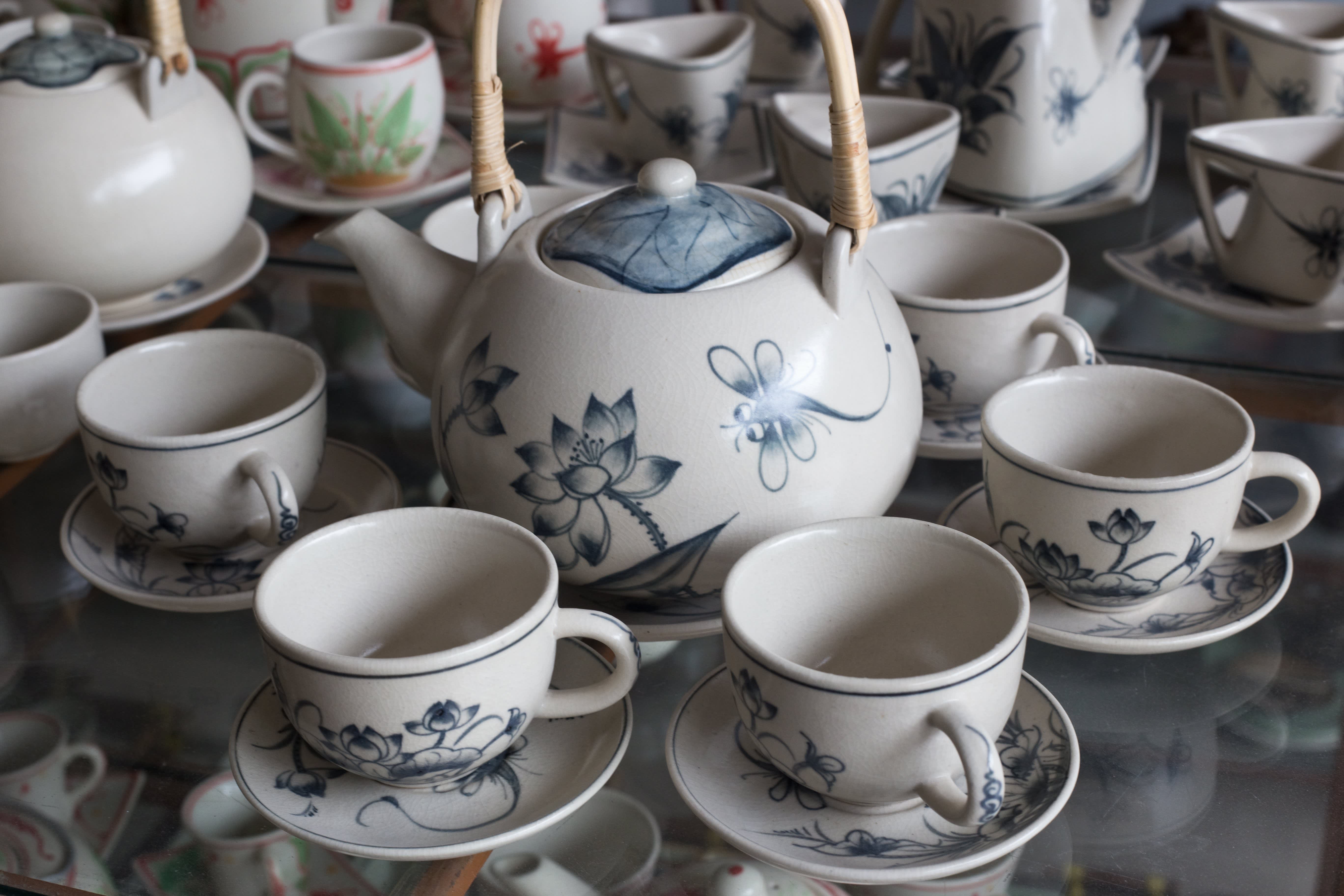 Enjoy the Vibrant Color Palettes in Bat Trang Ceramics