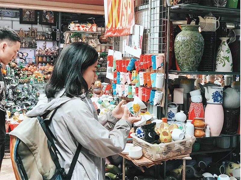 Face the Challenges Facing Artisans of Bat Trang Ceramics
