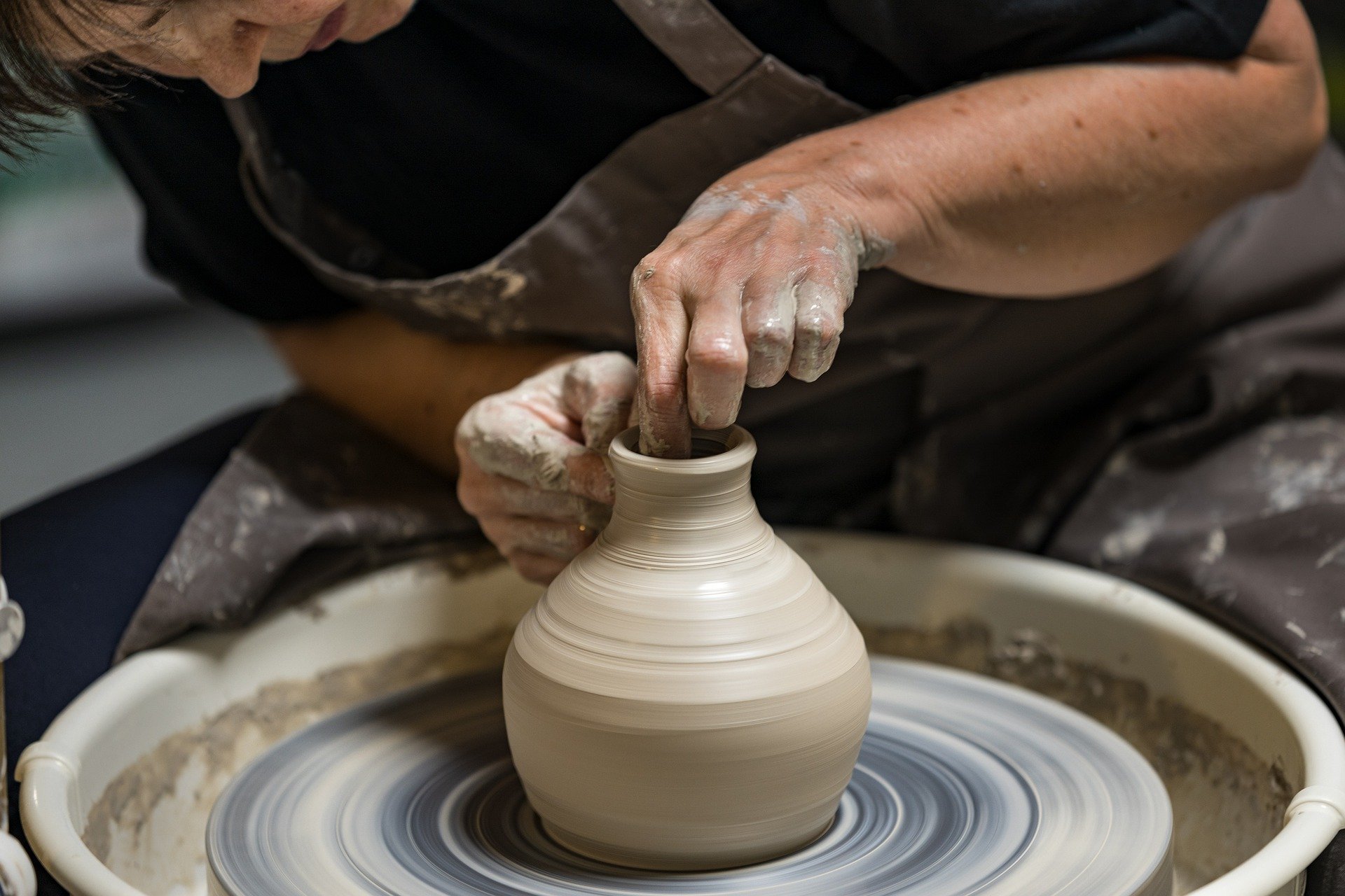 Exploring the World of Types of Ceramics - Materials, Uses, and Comparisons